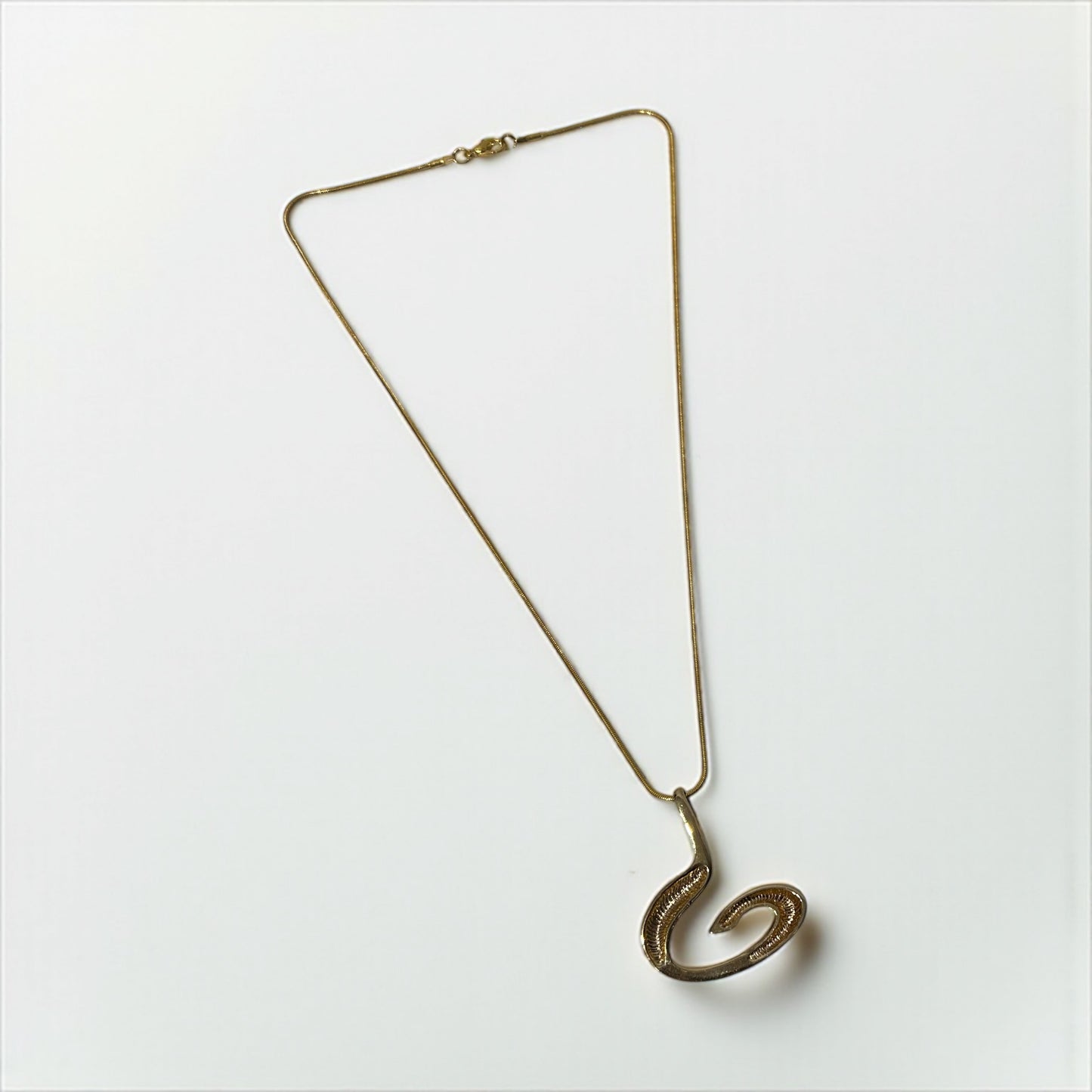 Vintage Wave Necklace