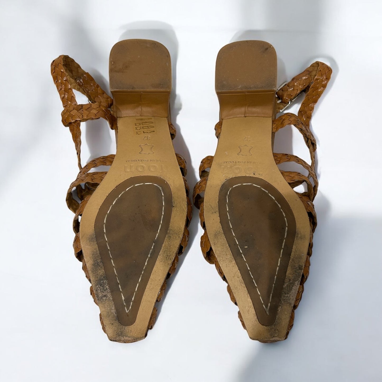 Noon hand made sandals