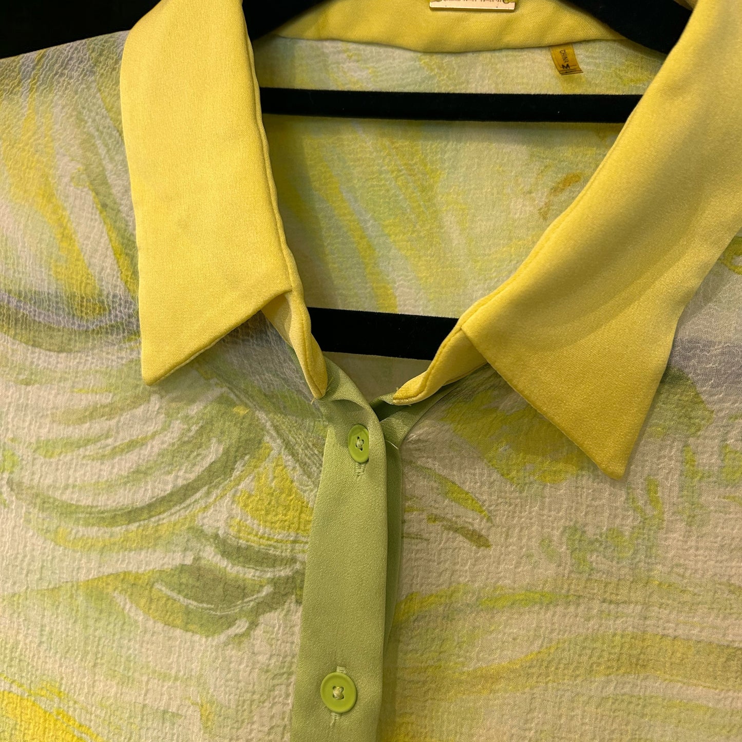 Elie Tahari Silk buttoned shirt