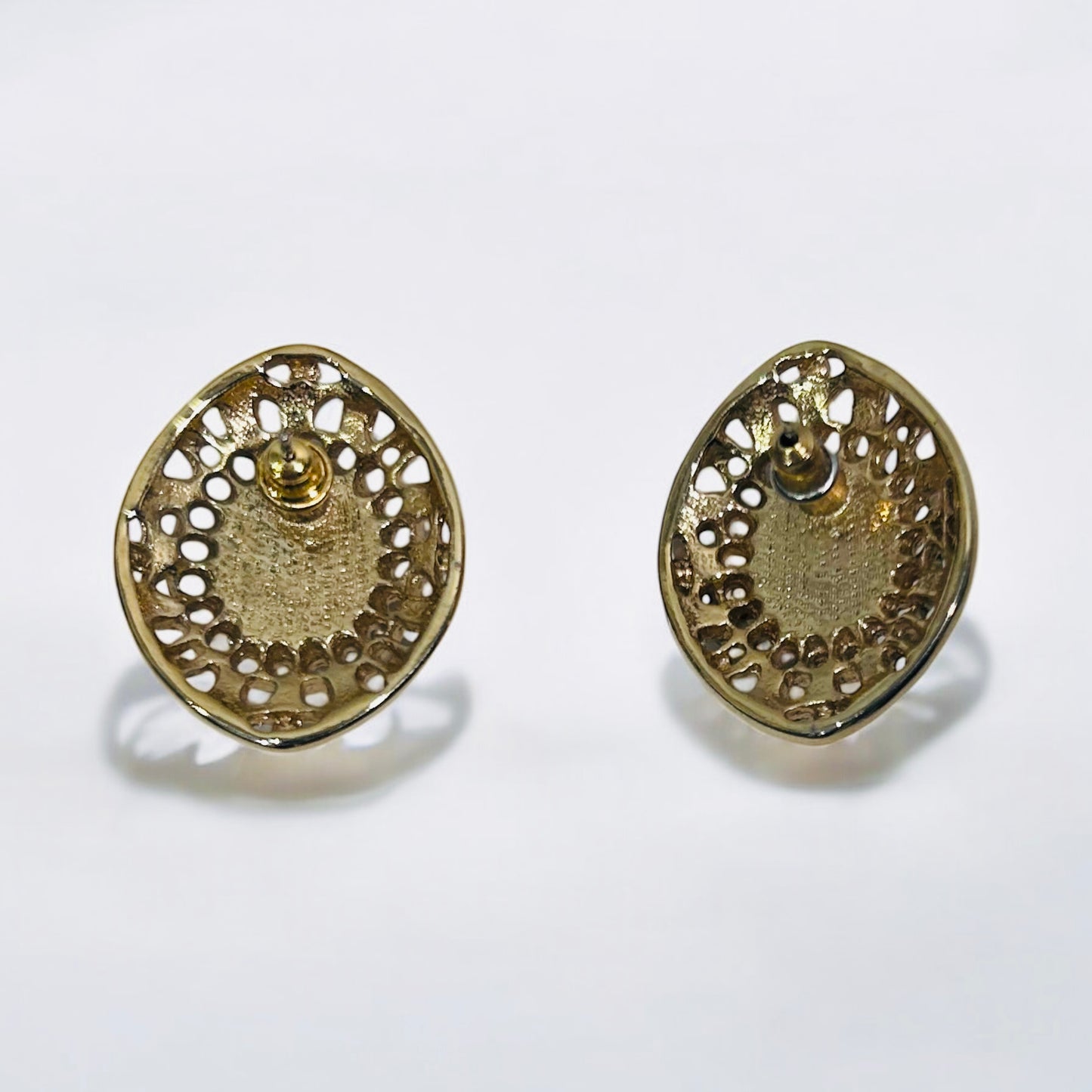 Vintage 80’s Pearl stud earrings