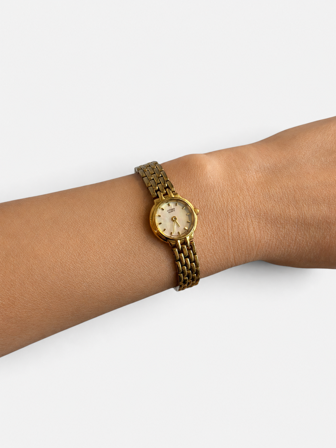 Vintage Citizen Gold-Tone Mother of Pearl Dial Watch|1990s