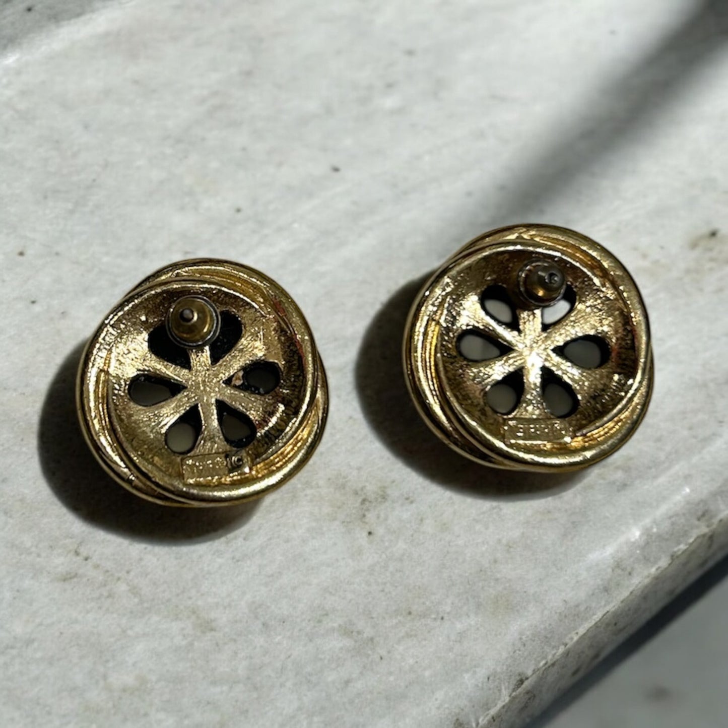 Vintage Trifarie gold tone earrings
