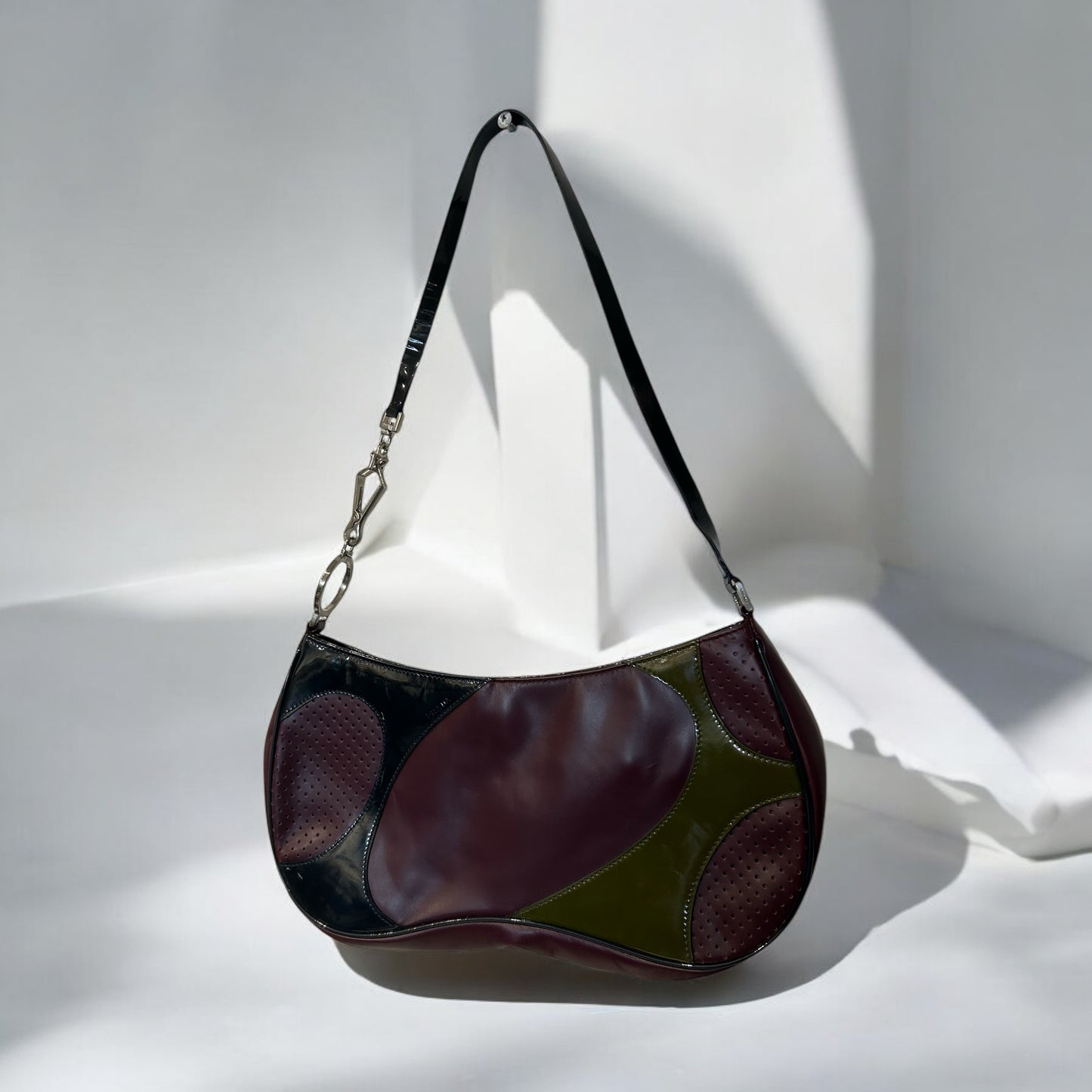 2000’s Prada leather shoulder bag