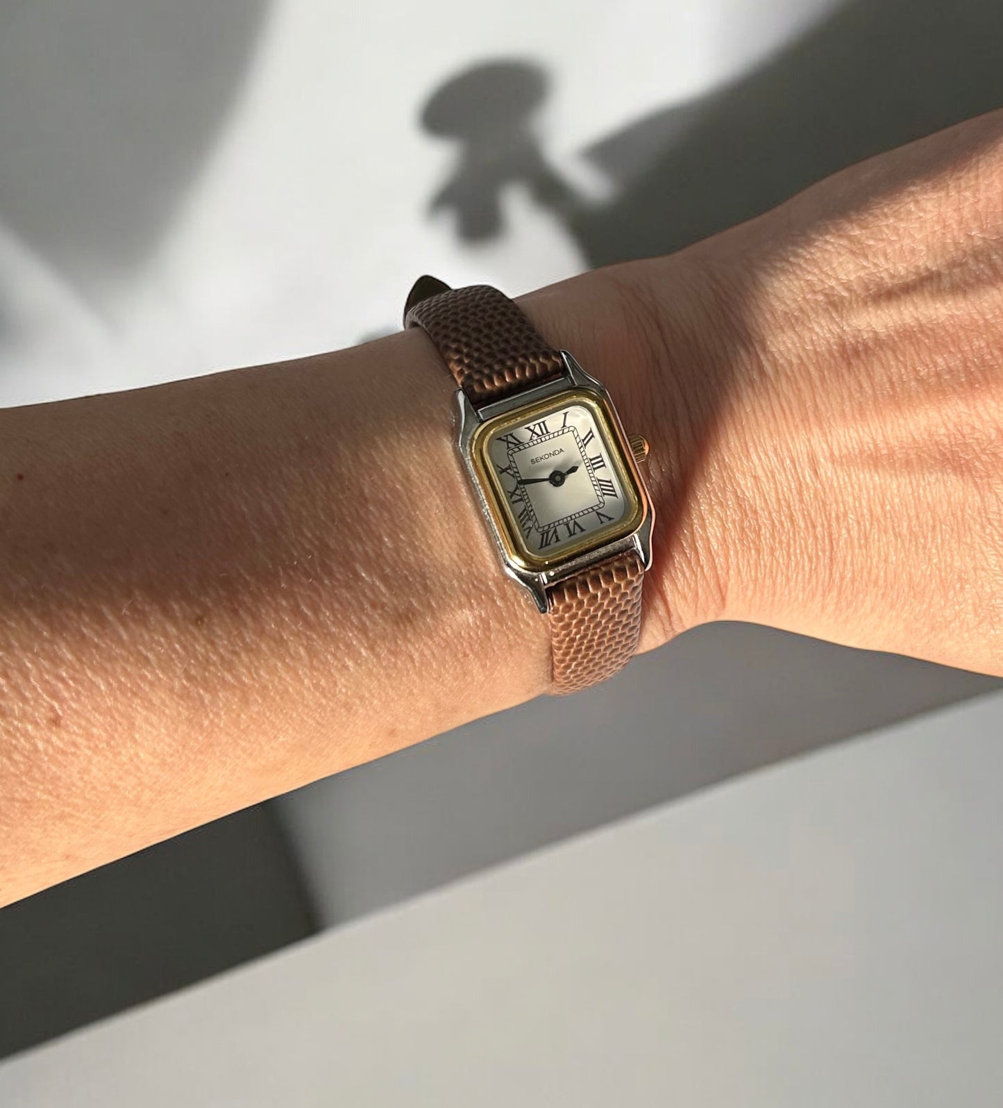 Vintage Sekonda hand watch