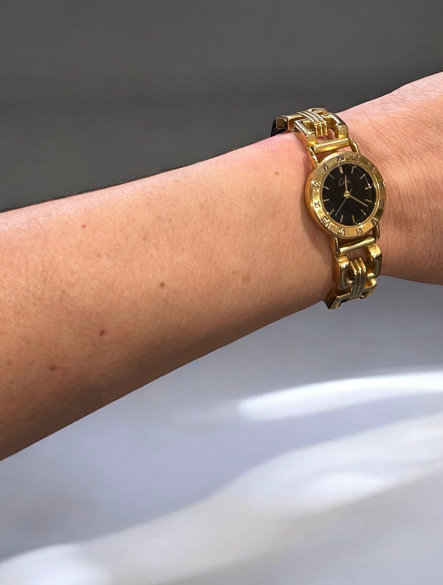 Vintage Limit hand watch