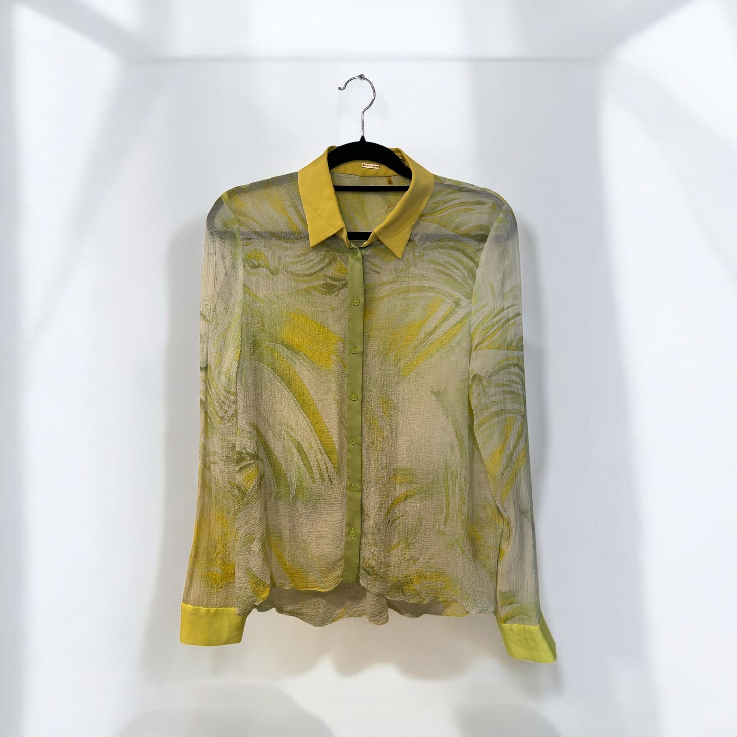 Elie Tahari Silk buttoned shirt