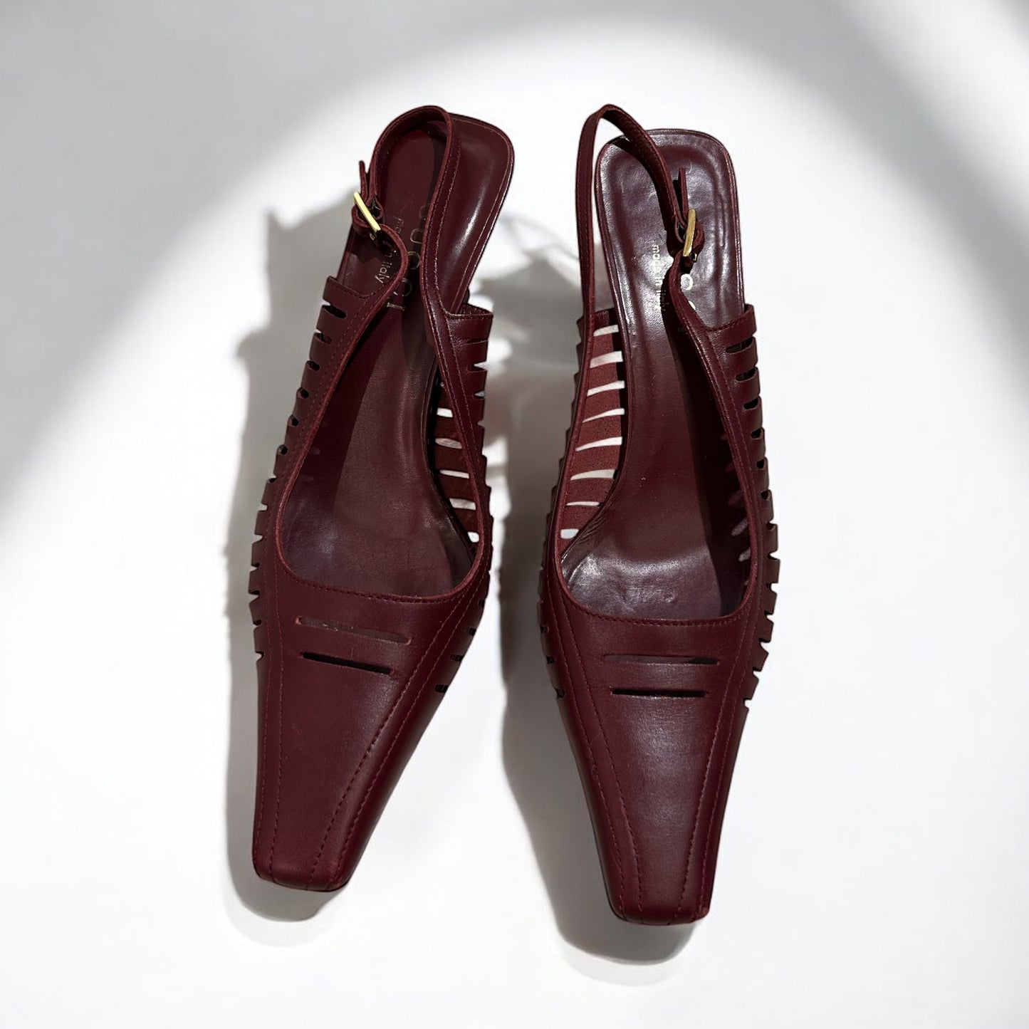 Vintage Gucci Burgundy slingback shoes