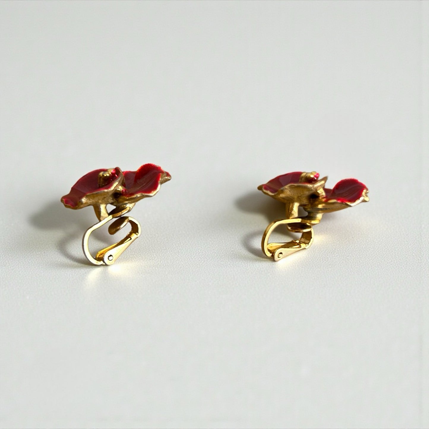 Vintage Red Enamel Floral Clip-On Earrings| 1980s