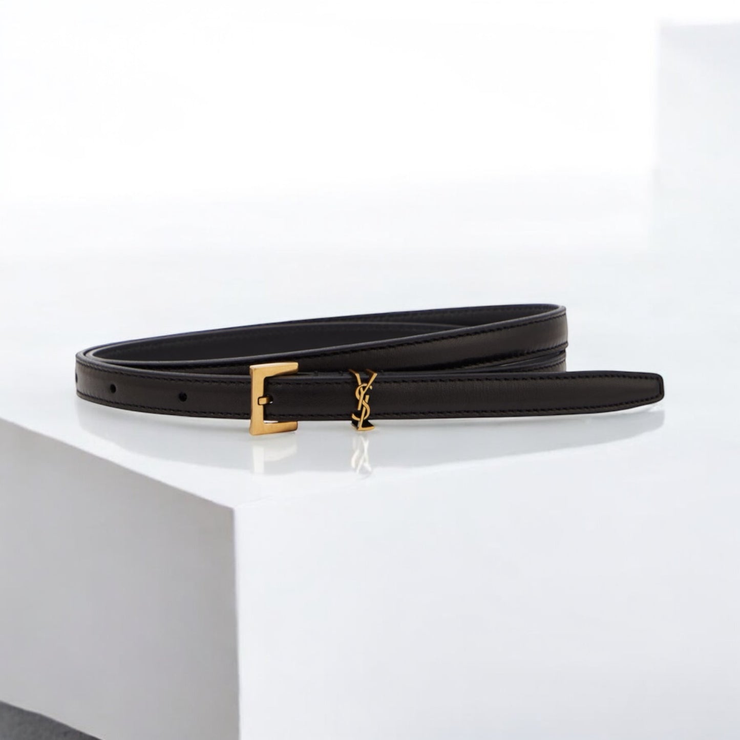 Yves saint Laurent Cassandra thin belt