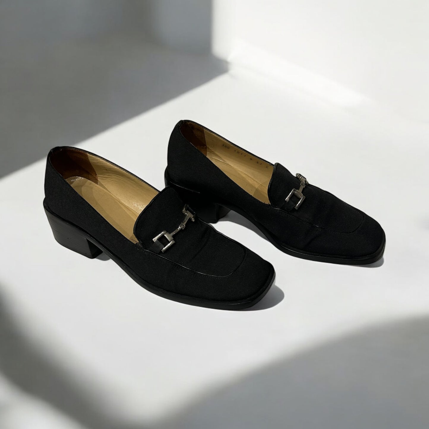 Vintage Gucci heeled loafers