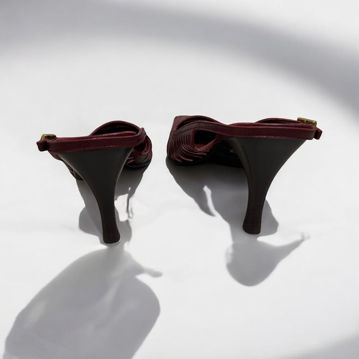 Vintage Gucci Burgundy slingback shoes