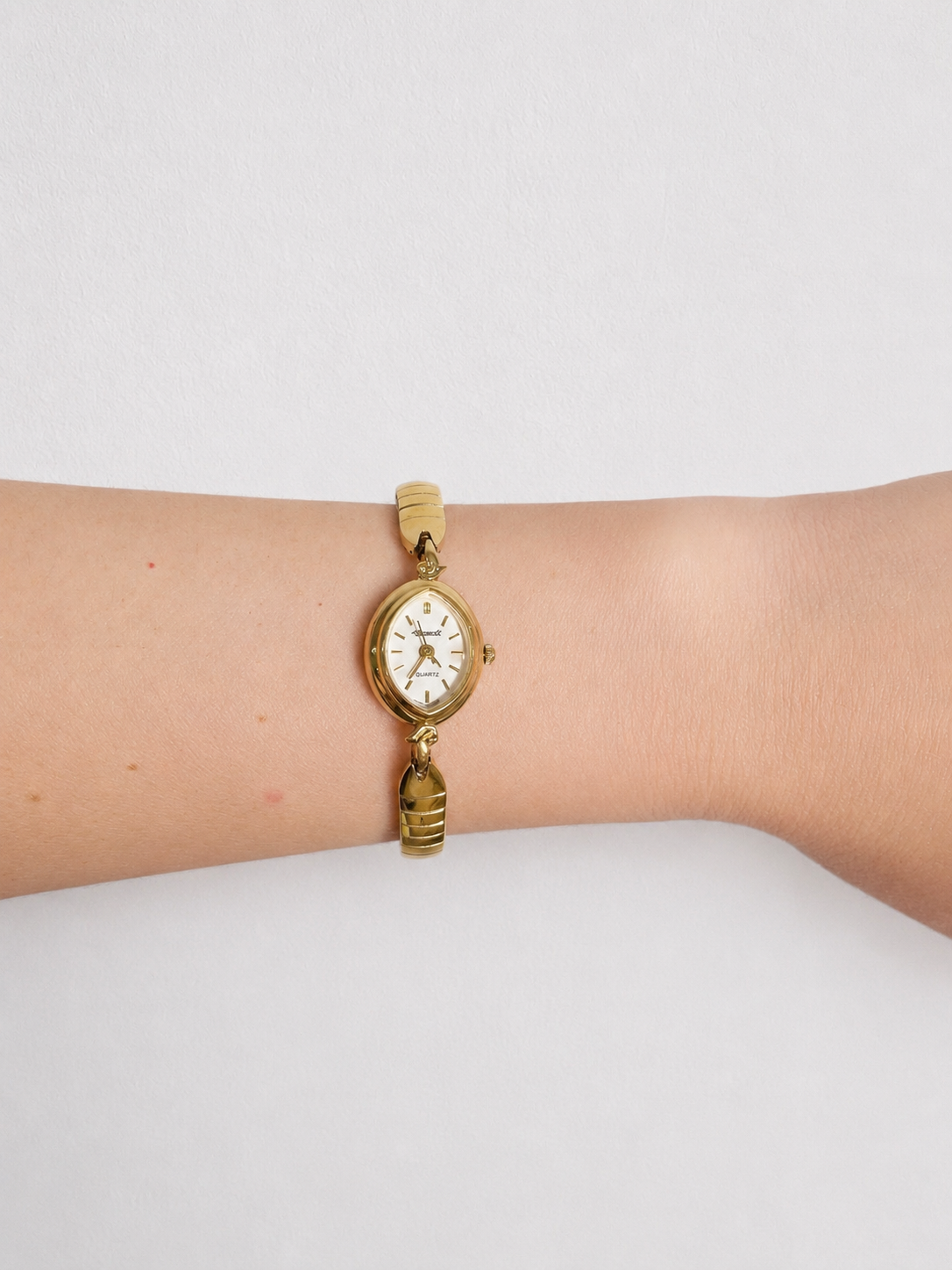 Vintage Gold-Tone Bracelet Watch | 1990s
