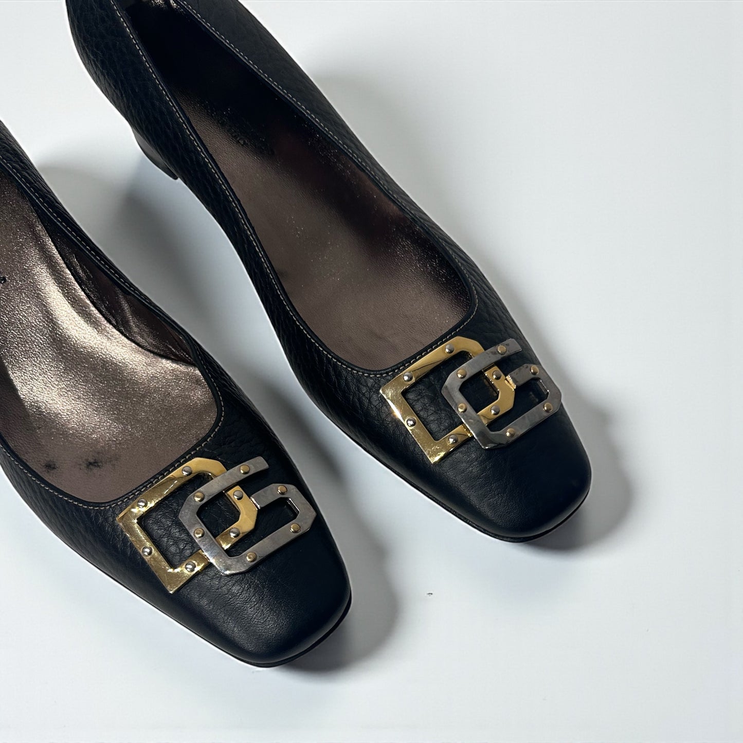 Vintage Dolce & Gabbana Black Leather Pumps with Dual-Tone Buckle