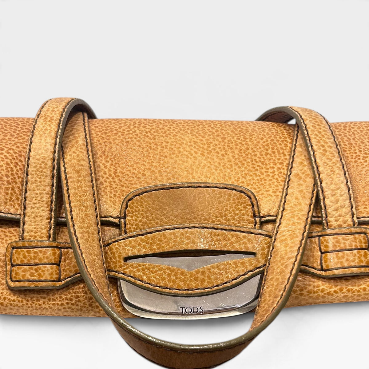 Vintage Tod’s Tan Leather Shoulder Bag | Early 2000s