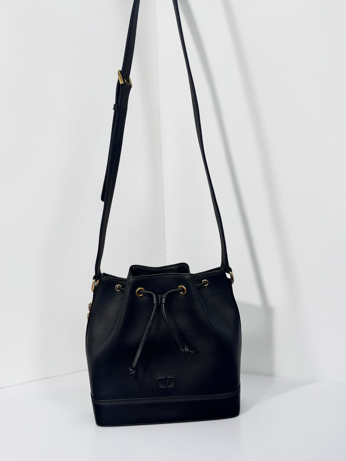 Vintage Valentino Garavani Navy Leather Bucket Bag | 1990s