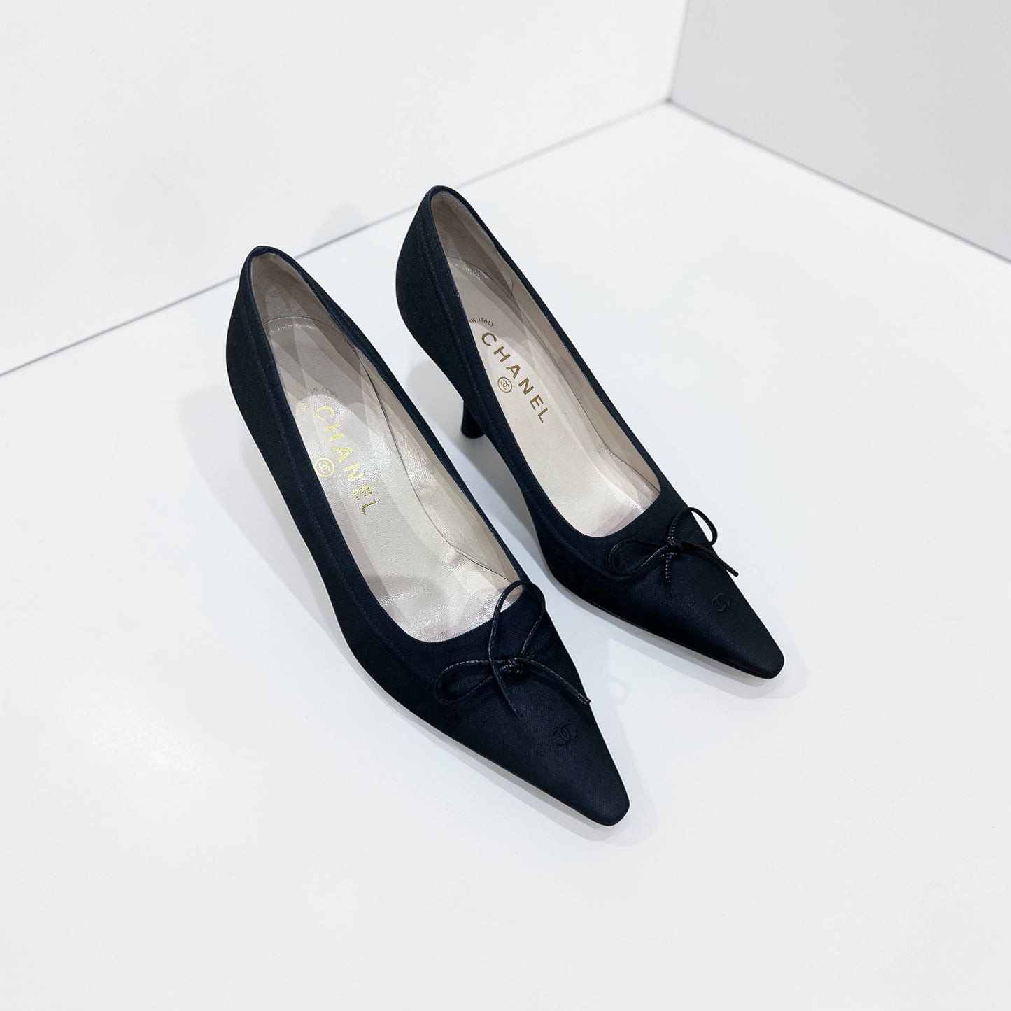 Chanel Spring 2001 Black  Pointed-Toe Heels |Karl Lagerfeld Era