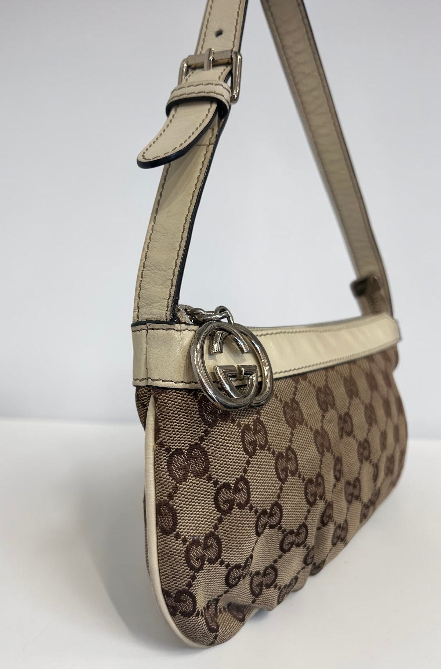 Gucci GG Canvas Shoulder Bag|circa 2008–2009