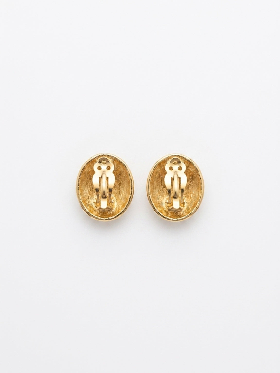 Vintage Gold-Plated Textured Oval Clip-On Earrings| 1980s