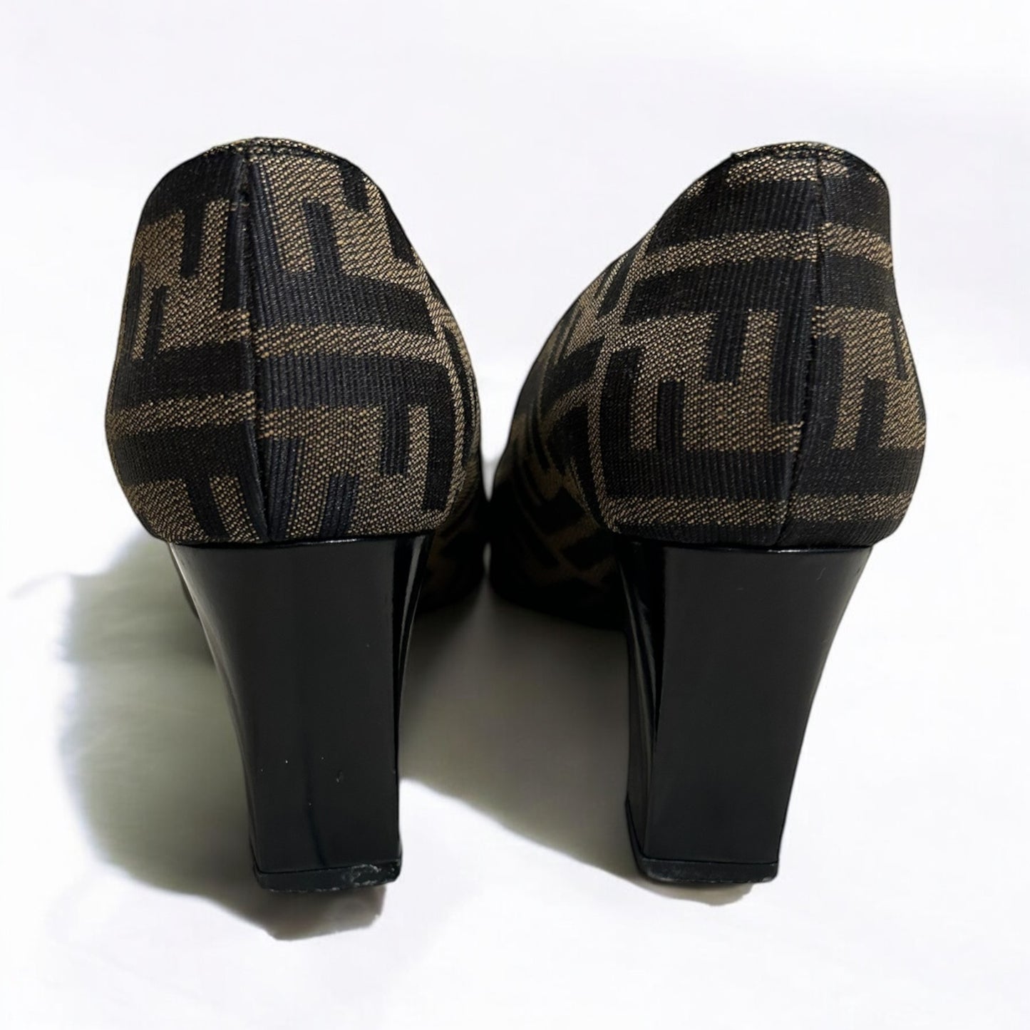 Vintage FENDI heeled pumps