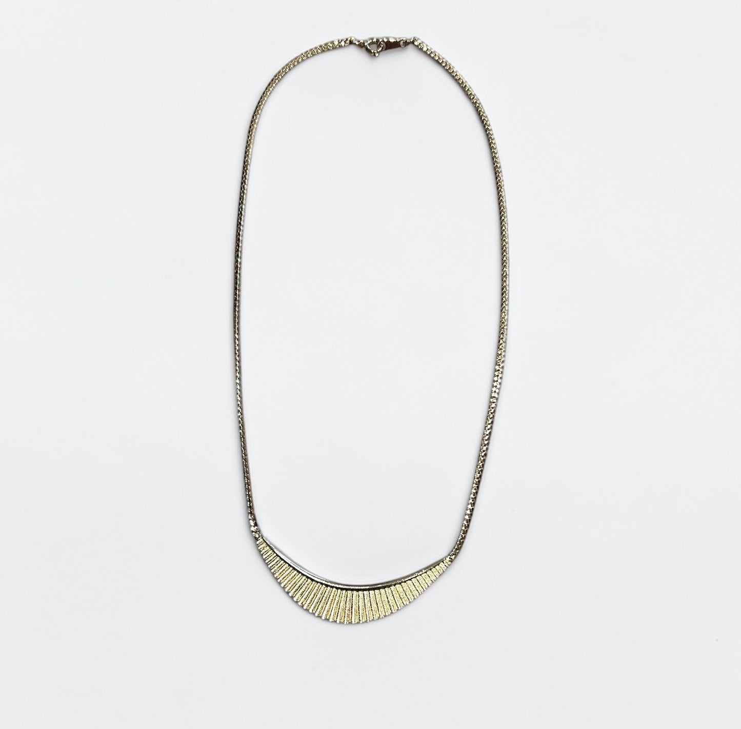 Vintage Avon Gold Tone Fan Pendant Necklace |1990s