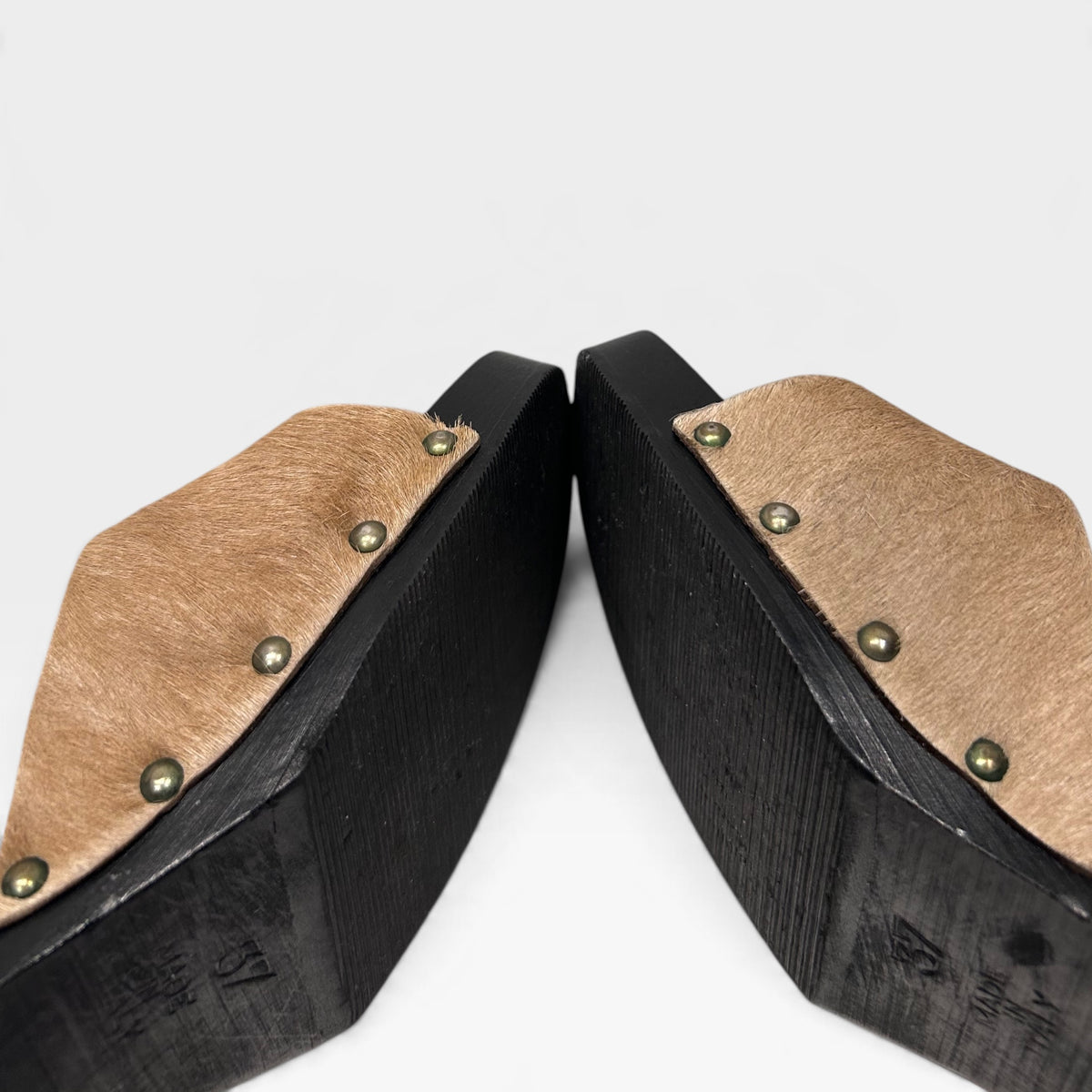 Vintage Gucci Tan Hair-On Leather Sandals |Early 2000s