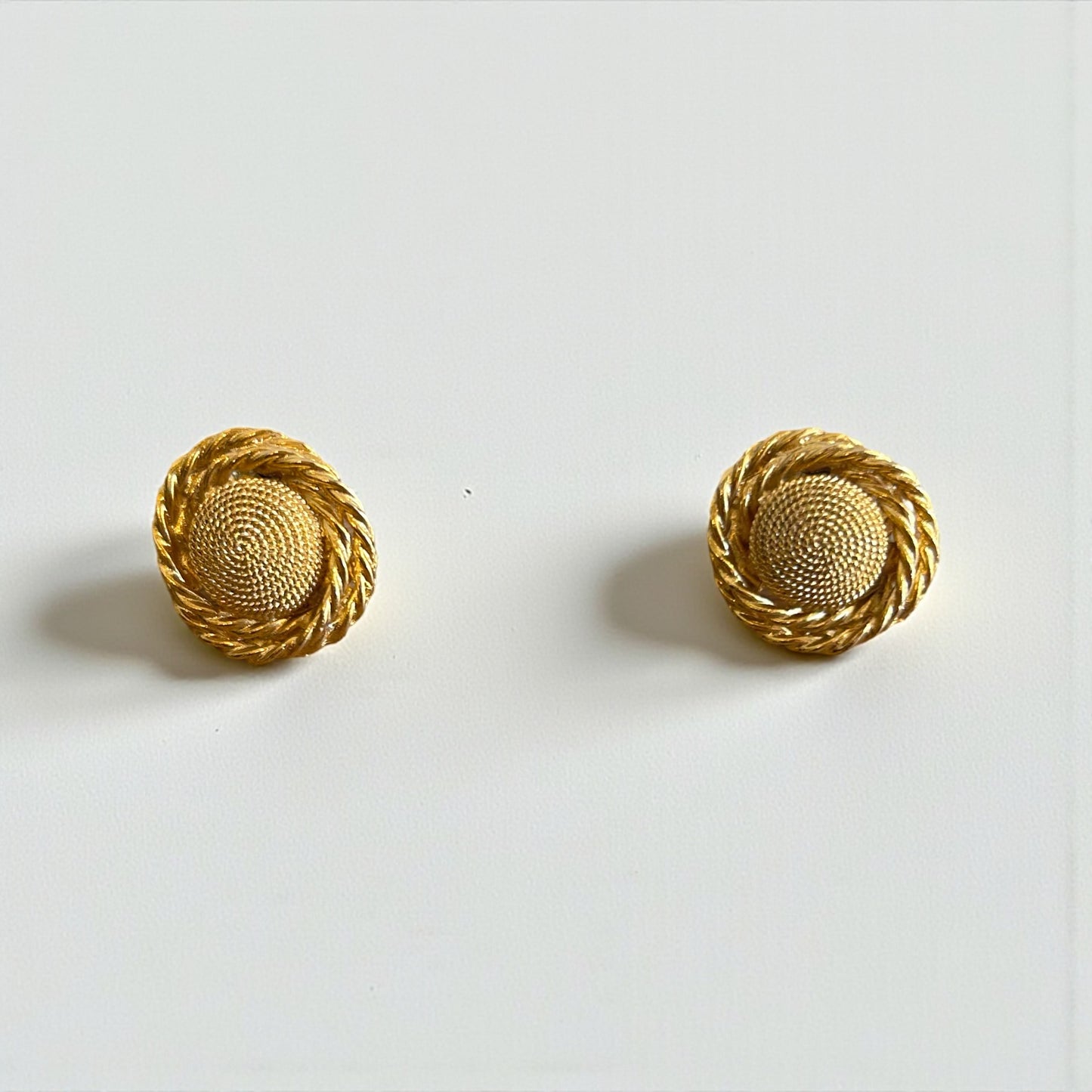 Vintage Gold Plated Rope Twist Clip-On Earrings | 1980s ￼