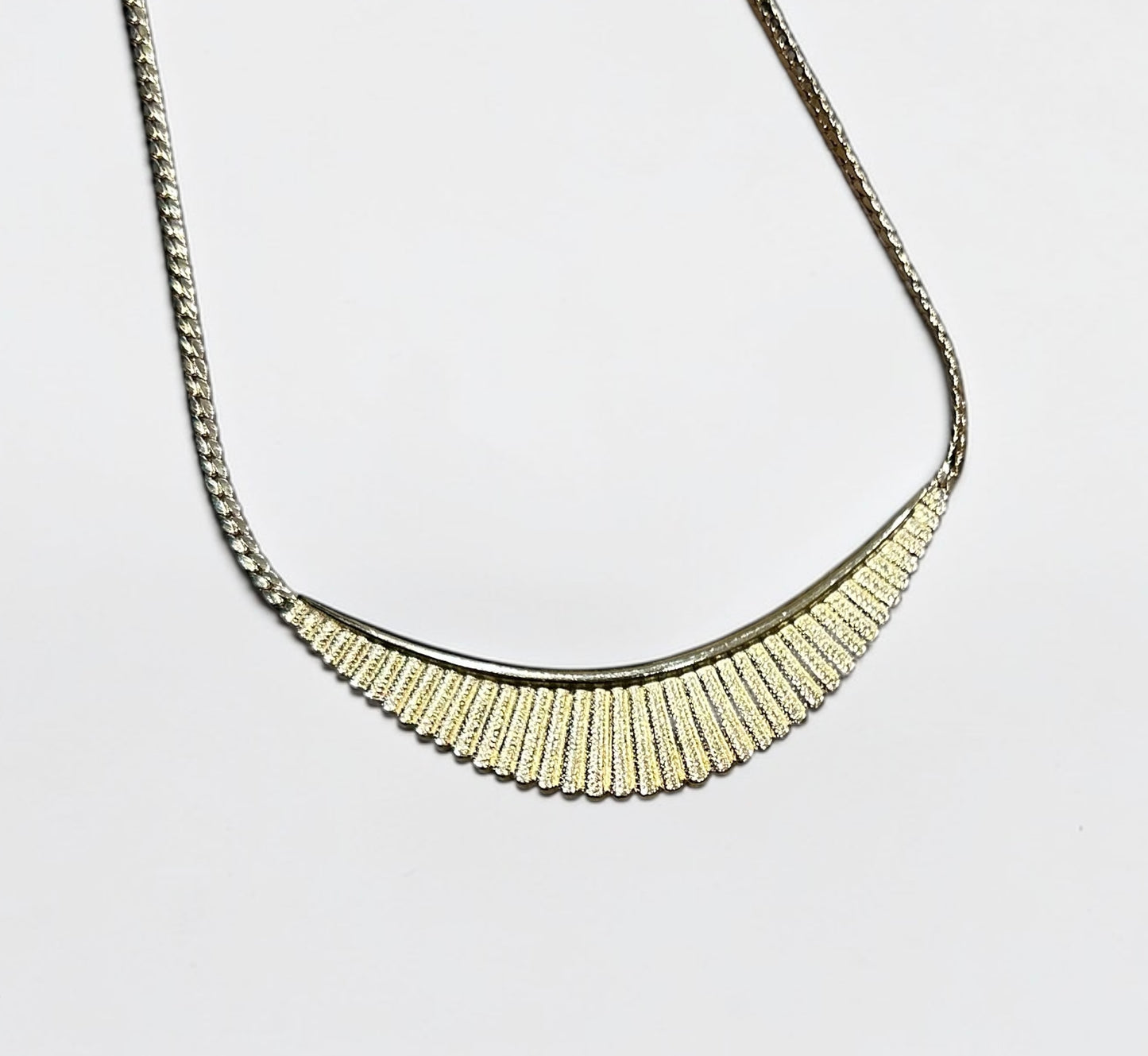 Vintage Avon Gold Tone Fan Pendant Necklace |1990s