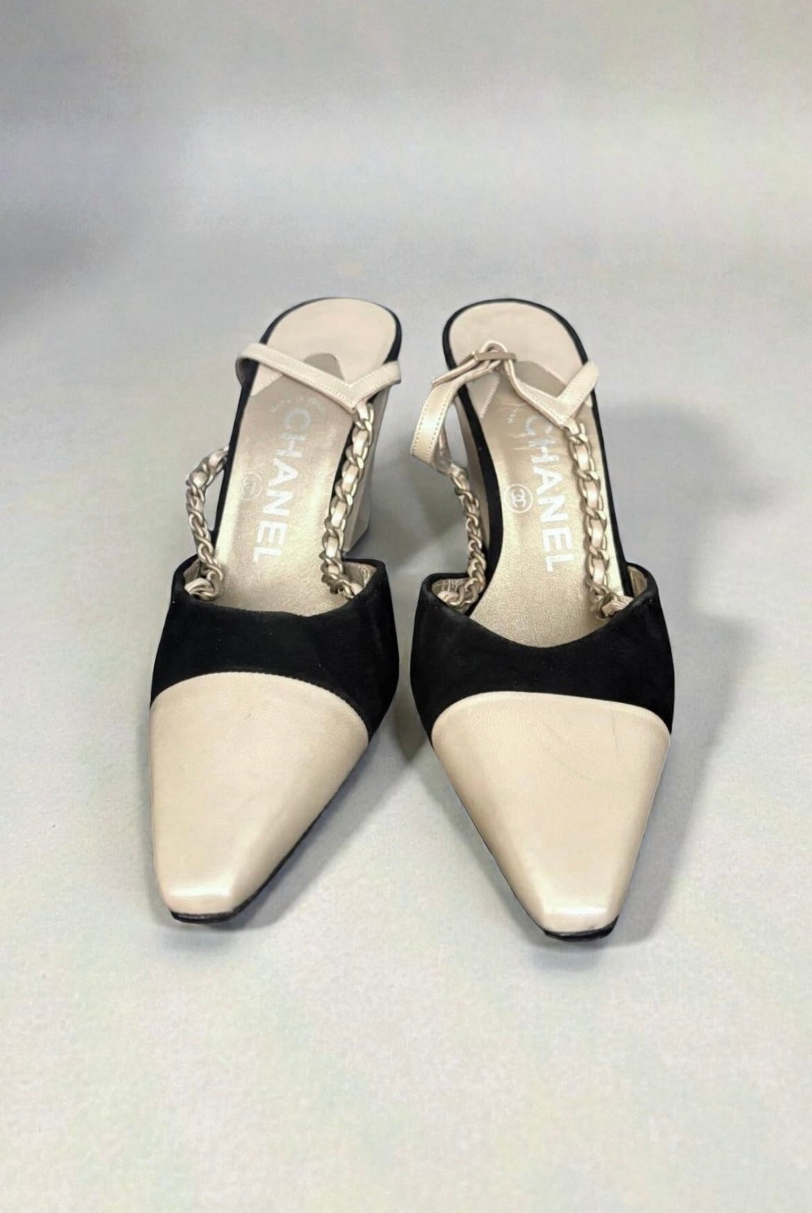 Vintage Chanel Two-Tone Slingback Pumps with Chain Detail|Late 1990s