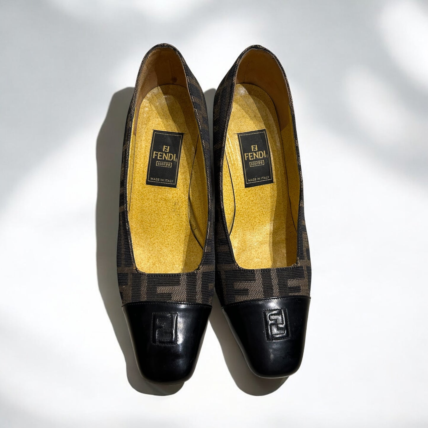 Vintage FENDI heeled pumps