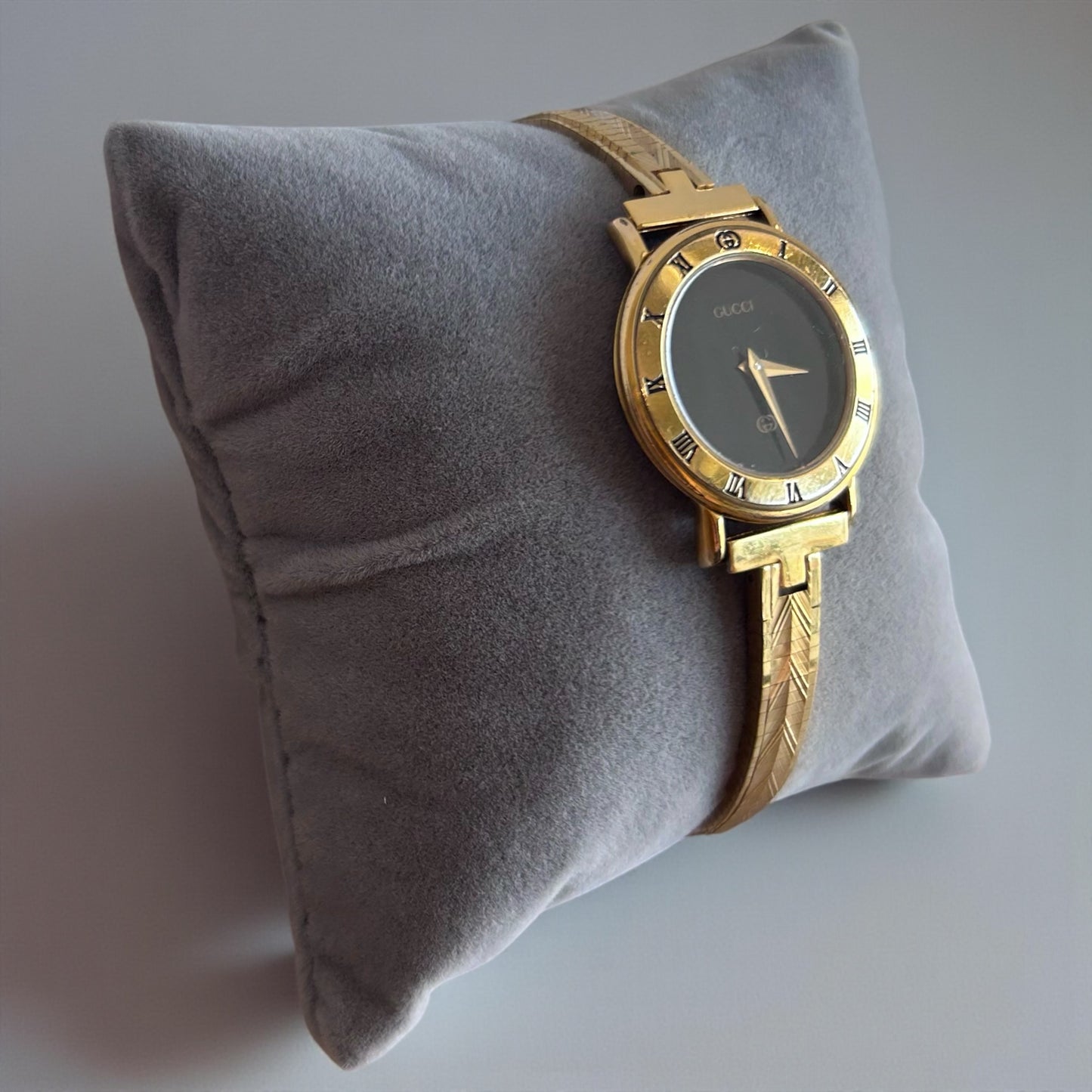 Vintage Gucci Gold Plated Bangle Watch| 90s