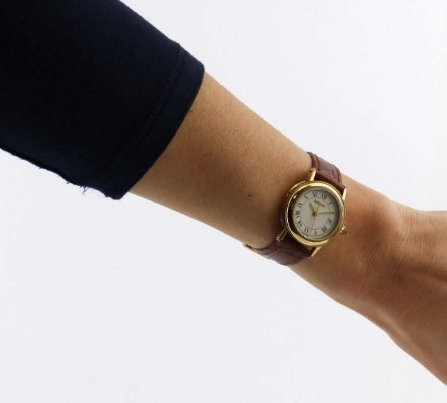 Vintage Gucci Swiss-Made Gold Roman Dial Watch