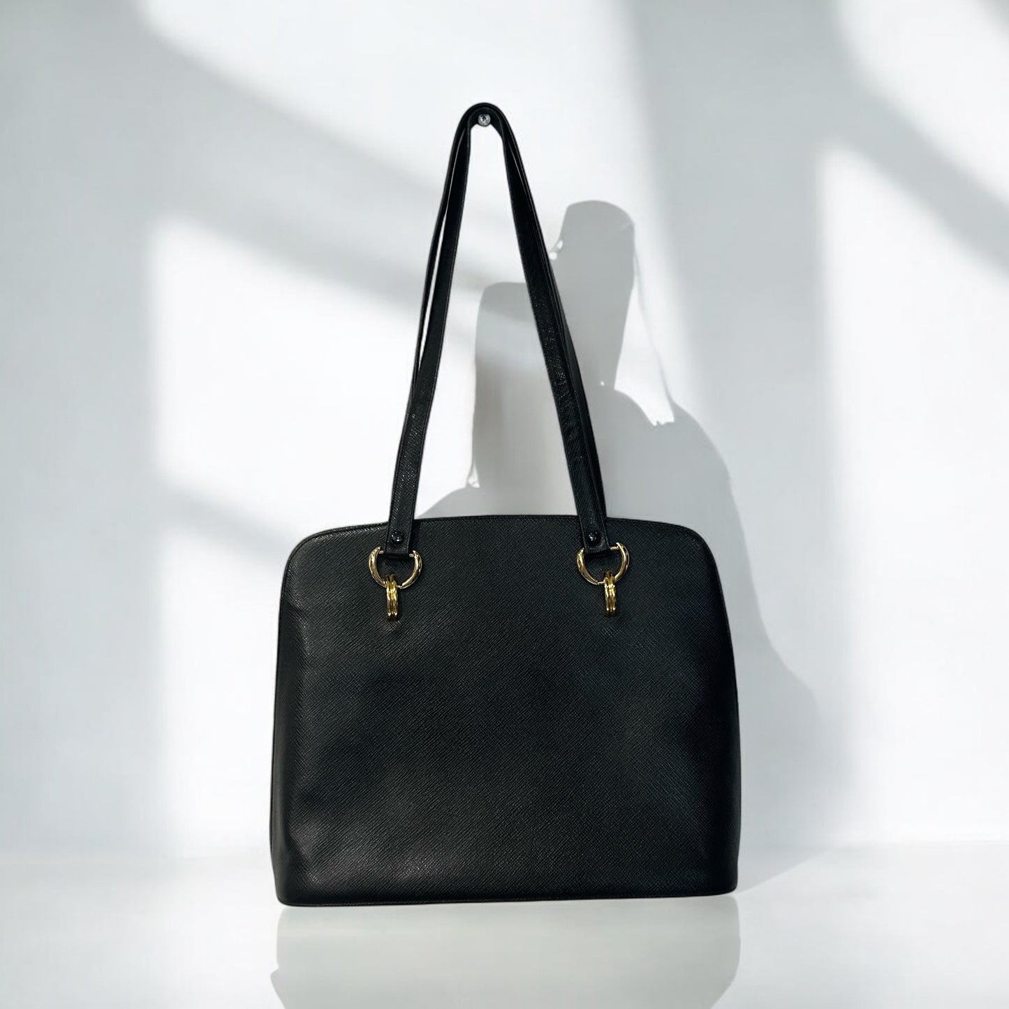 Vintage Black leather shoulder bag