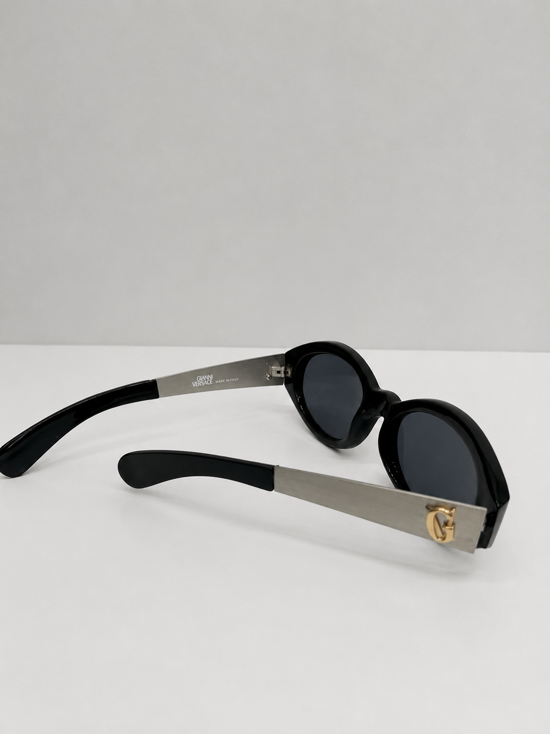 Vintage Gianni Versace Oval Sunglasses with Brushed Metal Temples | Late 1990s