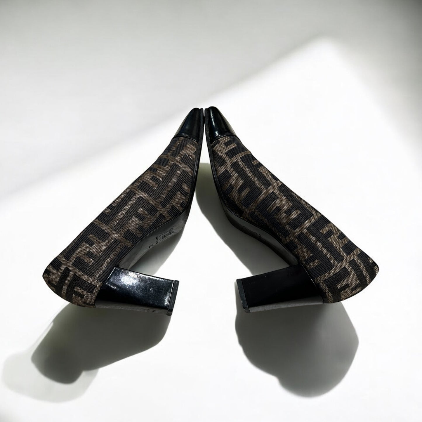 Vintage FENDI heeled pumps