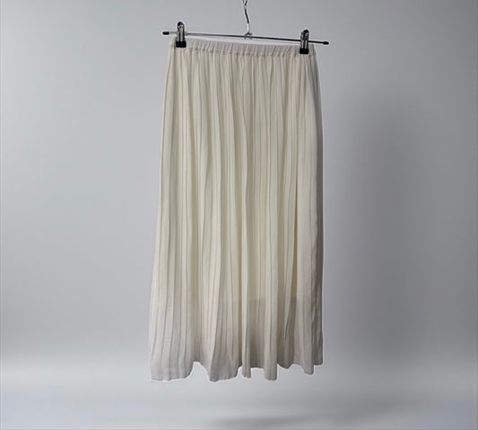 Mercuryduo Ivory Pleated Midi Skirt