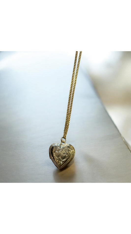 Vintage open heart necklace