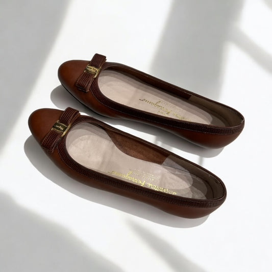 Vintage Salvatore Ferragamo leather ballet flats