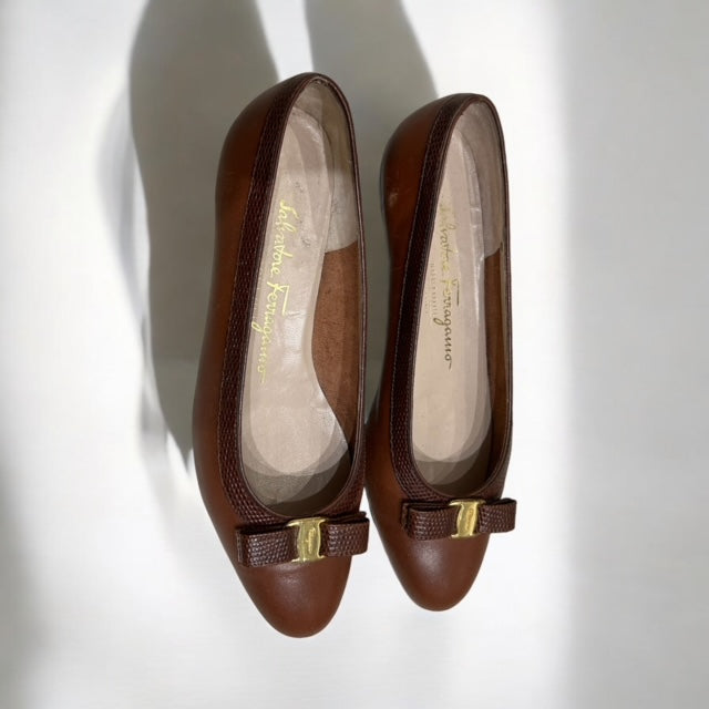 Vintage Salvatore Ferragamo leather ballet flats